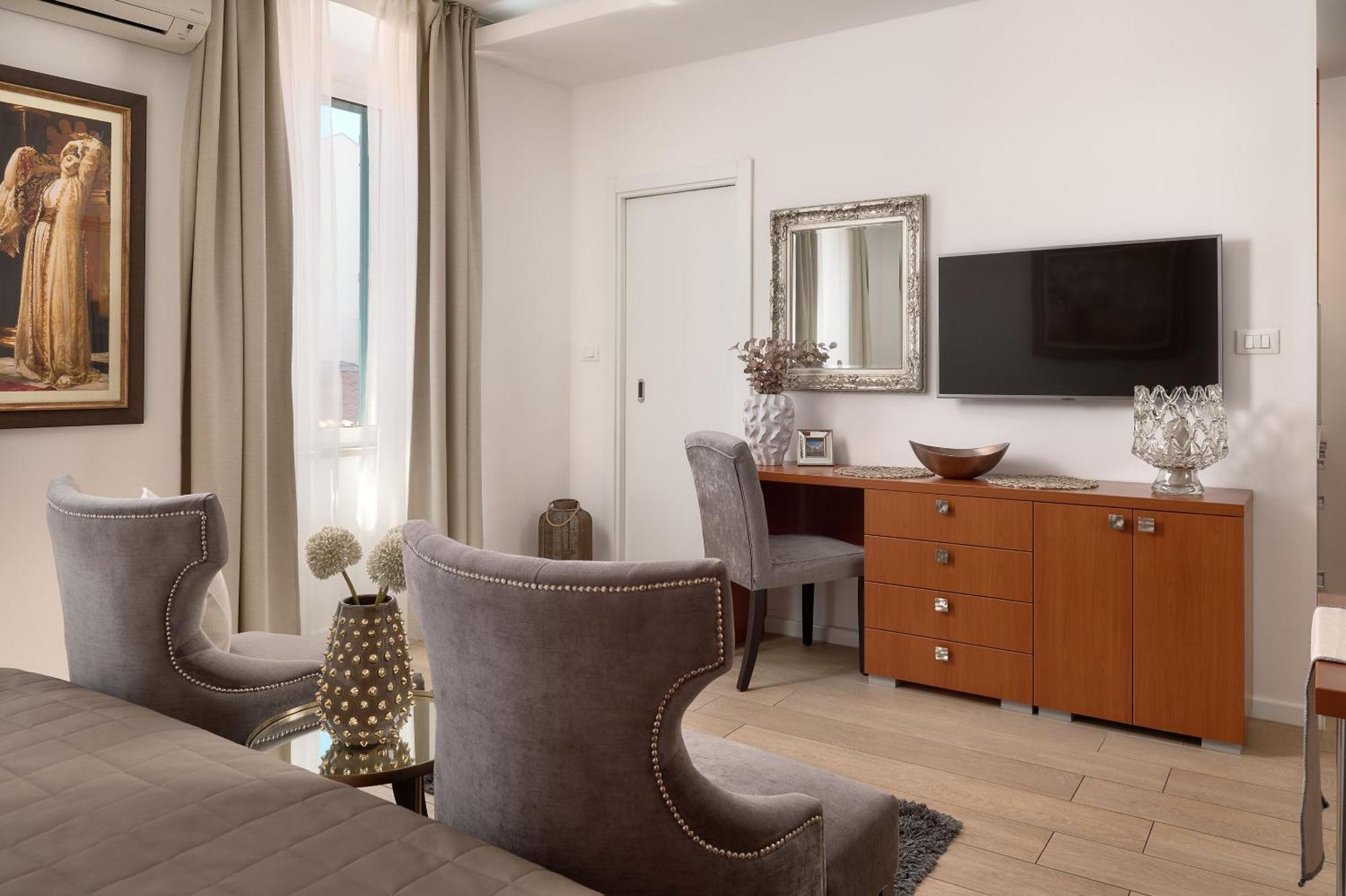 Apartments Studios 81 Split Bagian luar foto
